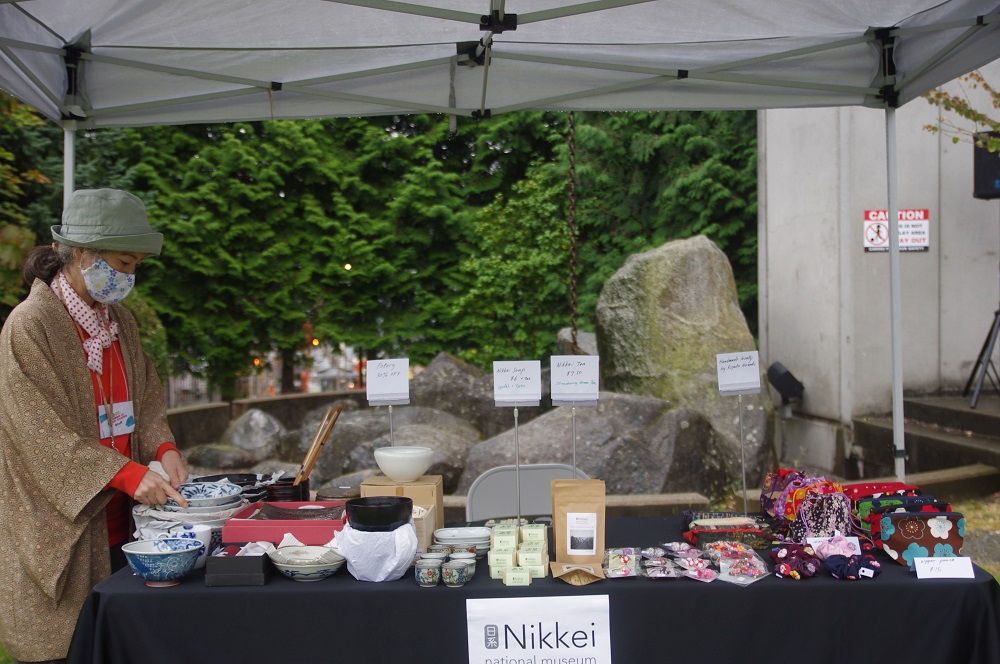 和雑貨なども手に入る。Photo © the Vancouver Shinpo