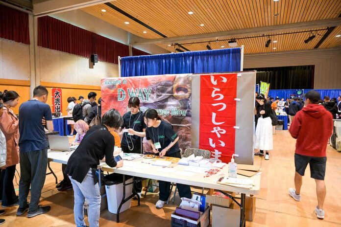 にぎわう会場の様子。2024年6月10日、日系文化センター・博物館。Photo by Koichi Saito/Japan Canada Today