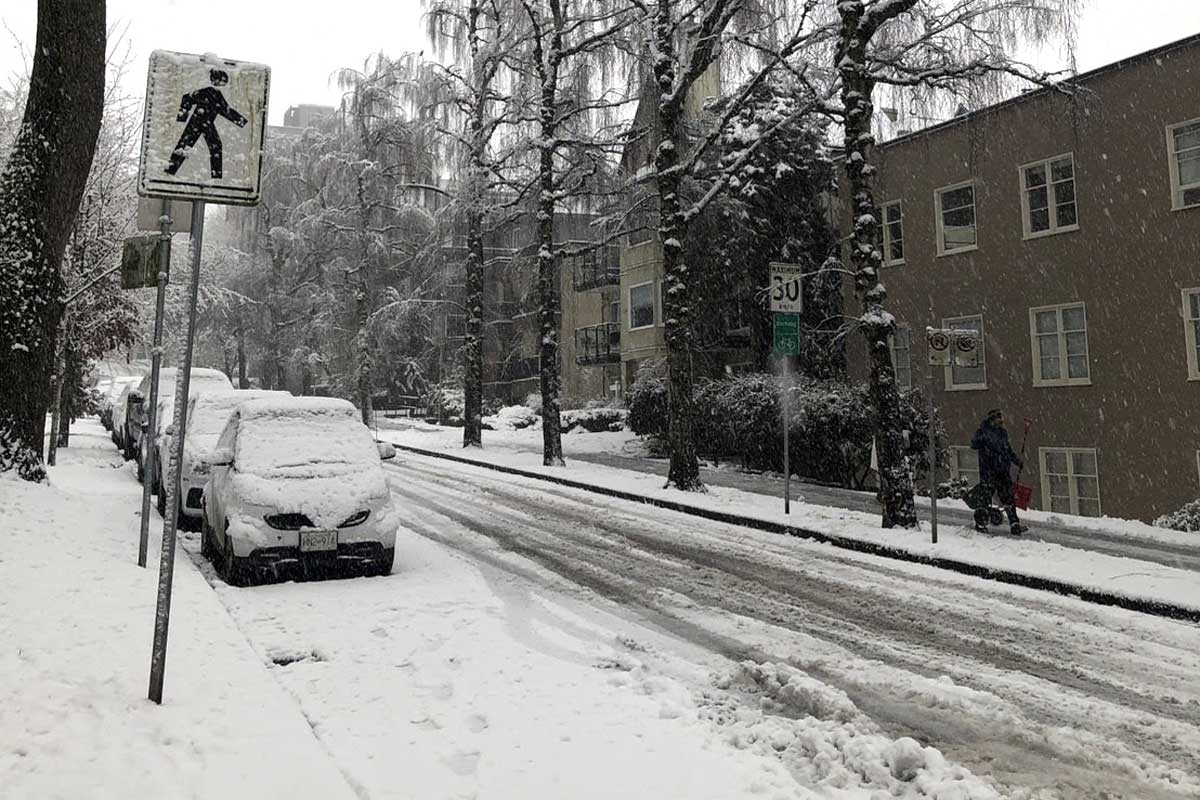 バンクーバーダウンタウンでも5~10センチの積雪に。2025年2月2日。Photo by Japan Canada Today