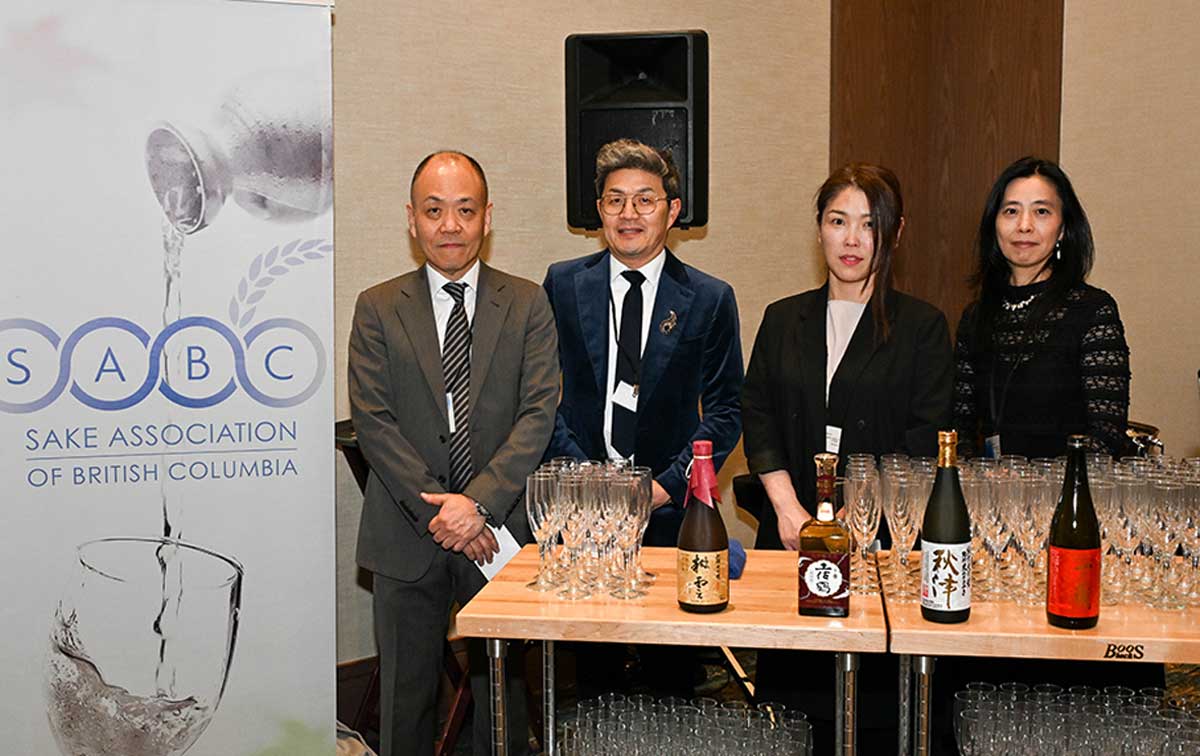 BC州日本酒協会が日本の酒をふるまう。2025年3月7日、バンクーバー市。撮影　斉藤光一／日加トゥデイ